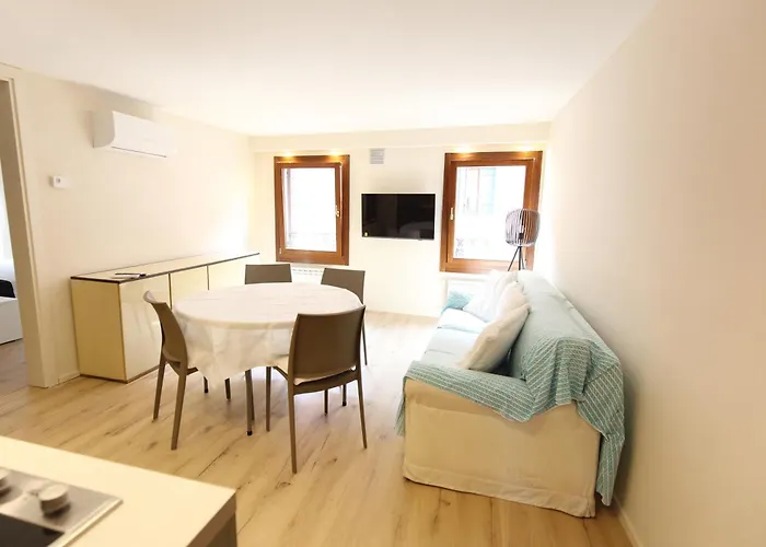 Ross\' House 1